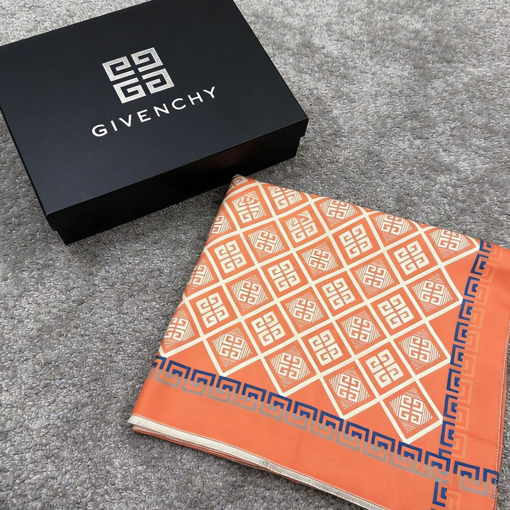 Givenchy Cream Pink Geometric Monogram Scarf - Picture 3 of 4